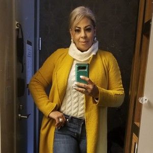 Meet your Posher, Iris